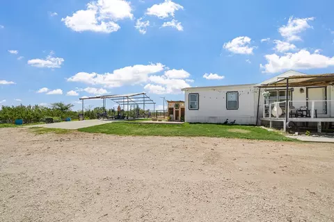 Exterior - 904 Brian Rd, Big Spring, TX 79720 photo 2 of 4