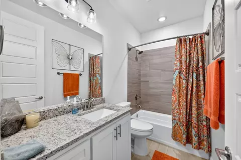 Bath - 5707 Delaney, Midland, TX 79707 photo 4 of 4