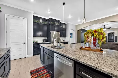 Kitchen - 5707 Delaney, Midland, TX 79707 photo 7 of 10