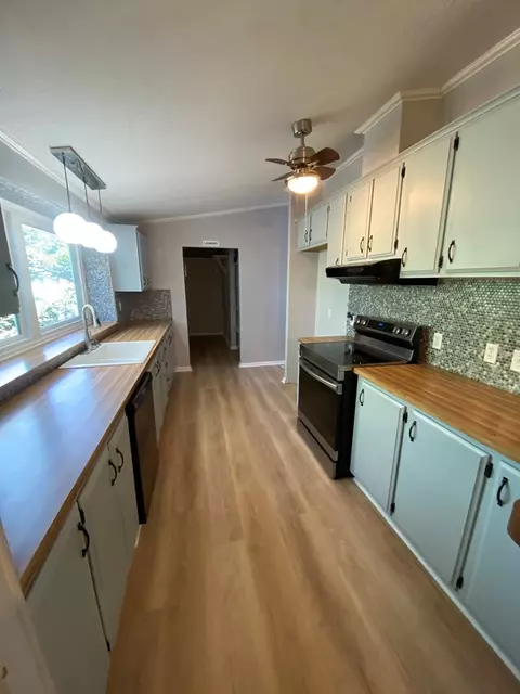 Kitchen - 202 E Robinson Rd, Big Spring, TX 79720 photo 1 of 1