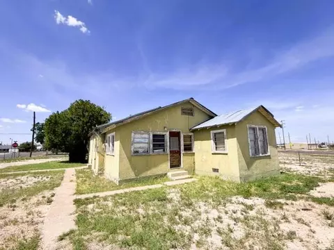 805 W 2nd St, Fort Stockton, TX 79735