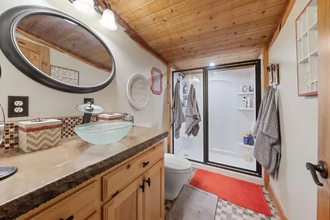 Bath - 108 Clay Rd, Big Spring, TX 79720 photo 1 of 3