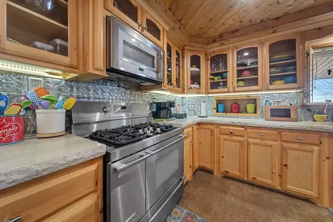 Kitchen - 108 Clay Rd, Big Spring, TX 79720 photo 2 of 5