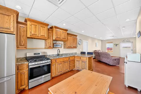 Kitchen - 12107 E County Rd 89, Midland, TX 79706 photo 5 of 5