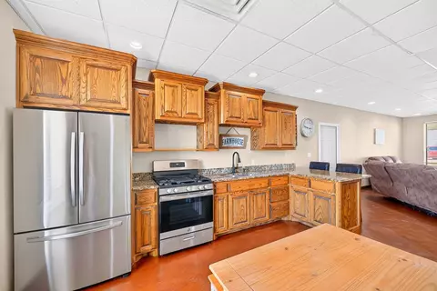 Kitchen - 12107 E County Rd 89, Midland, TX 79706 photo 1 of 5