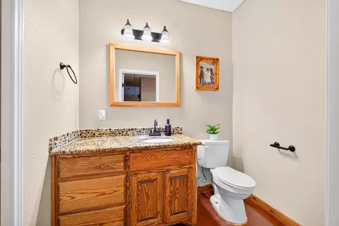 Bath - 12107 E County Rd 89, Midland, TX 79706 photo 3 of 3