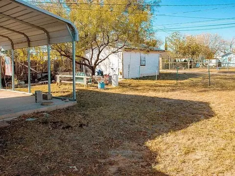 Exterior - 607 E 15th St, Big Spring, TX 79720 photo 2 of 3