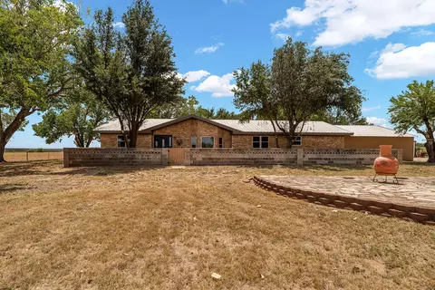 10610 E Midway Rd, Coahoma, TX 79511