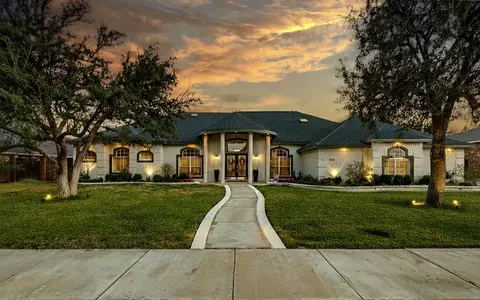 4609 Breezeway Ct, Midland, TX 79707