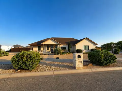 111 Stone Creek Dr, Coahoma, TX 79511