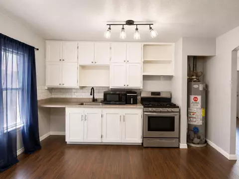 Kitchen - 1403 E 11th Pl, Big Spring, TX 79720 photo 2 of 2