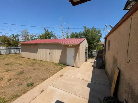 Exterior - 1403 E 11th Pl, Big Spring, TX 79720 photo 3 of 4