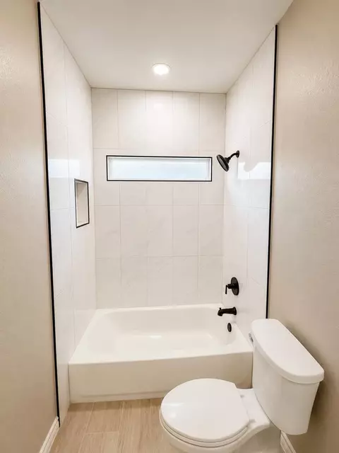 Bath - 502 E 12th St, Big Spring, TX 79720 photo 8 of 8