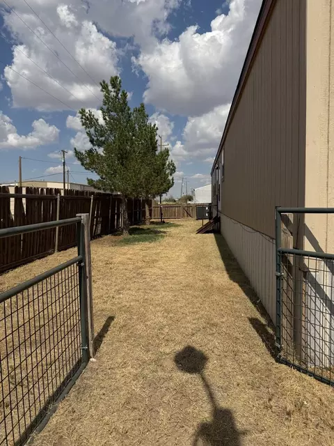 Exterior - 200 S St Peter, Stanton, TX 79782 photo 3 of 5