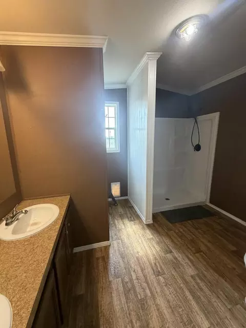Bath - 200 S St Peter, Stanton, TX 79782 photo 2 of 5