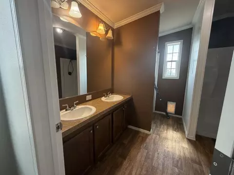 Bath - 200 S St Peter, Stanton, TX 79782 photo 1 of 5