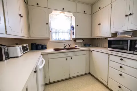 Kitchen - 2301 40th St, Snyder, TX 79549 photo 2 of 2