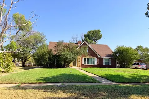 140 W 10th St, Colorado City, TX 79512
