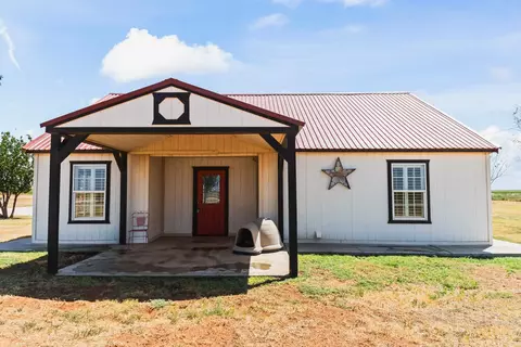 902 County Rd 245, Seminole, TX 79360