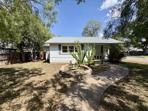 1208 S Tyler, San Angelo, TX 76901