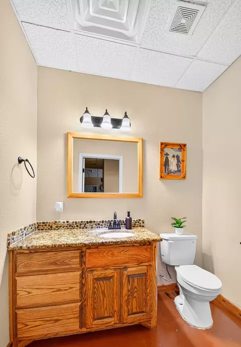 Bath - 12107 E County Rd 89, Midland, TX 79706 photo 5 of 6