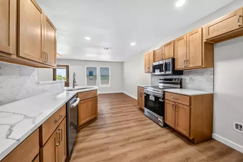 Kitchen - 611613 Ridgeroad Dr, Big Spring, TX 79720 photo 3 of 3