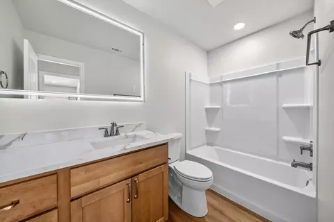 Bath - 611613 Ridgeroad Dr, Big Spring, TX 79720 photo 1 of 5