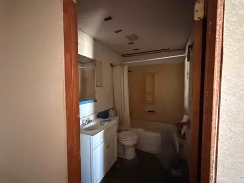Bath - 908 E 13th St, Big Spring, TX 79720 photo 1 of 1