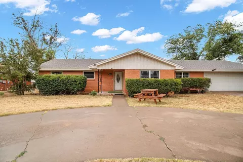 963 E 17th St, Colorado City, TX 79512
