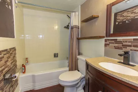 Bath - 2515 Dow St, Big Spring, TX 79720 photo 2 of 2