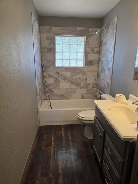 Bath - 3206 Drexel, Big Spring, TX 79720 photo 2 of 2