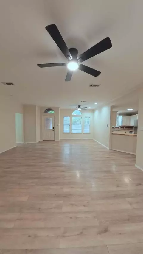 Living - 3501 Mark Ln, Midland, TX 79707 photo 10 of 17
