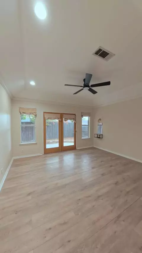 Living - 3501 Mark Ln, Midland, TX 79707 photo 17 of 17