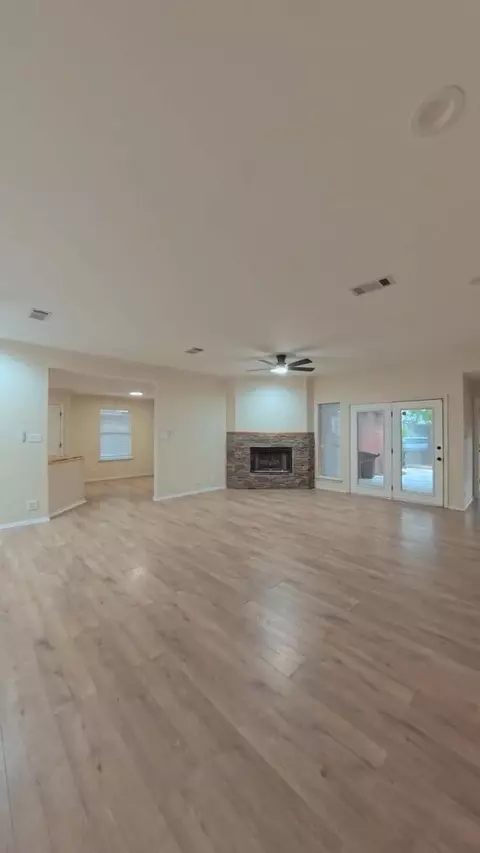 Living - 3501 Mark Ln, Midland, TX 79707 photo 13 of 17