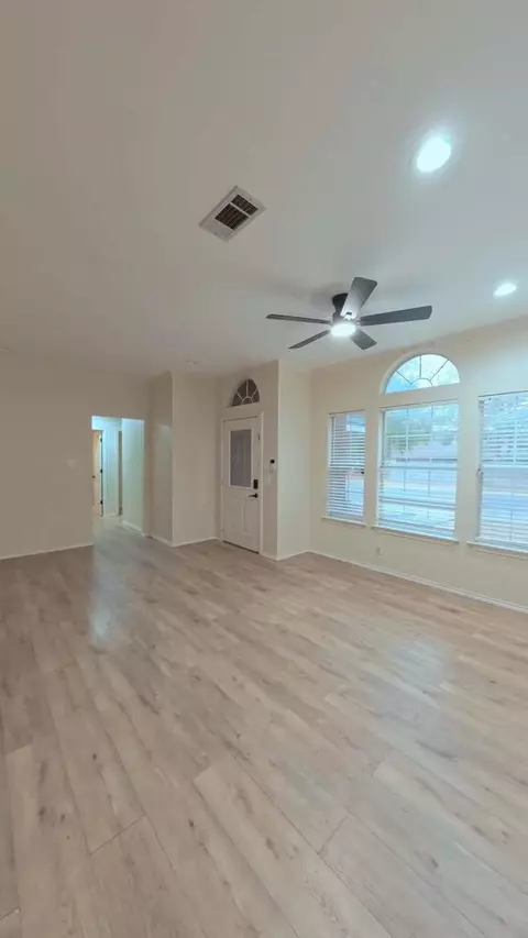 Living - 3501 Mark Ln, Midland, TX 79707 photo 6 of 17