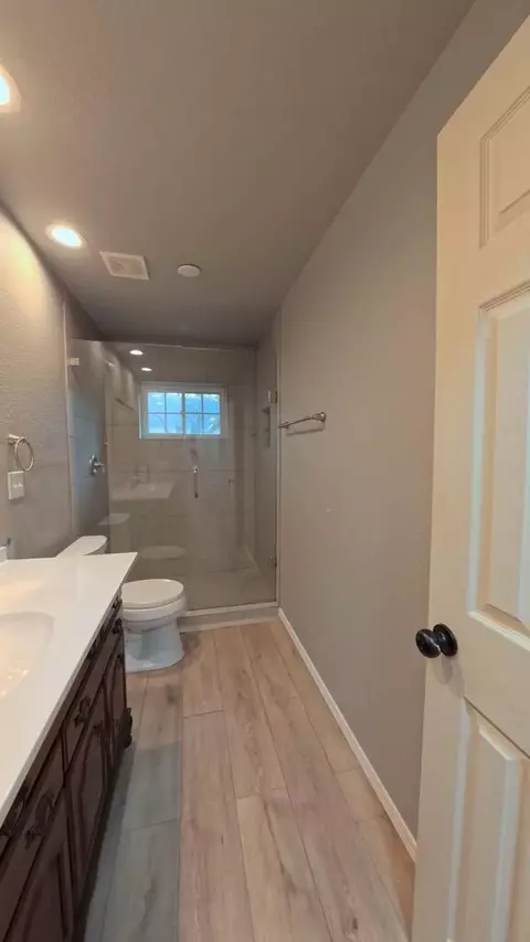 Bath - 3501 Mark Ln, Midland, TX 79707 photo 1 of 11