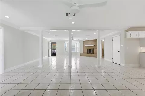 Living - 2715 Coronado Ave, Big Spring, TX 79720 photo 5 of 10