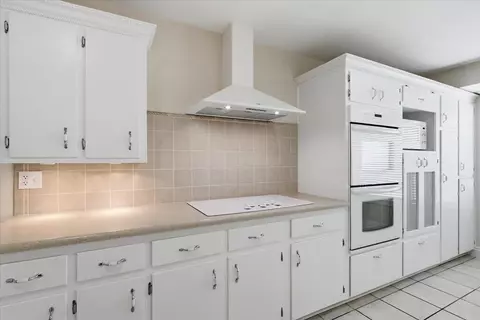 Kitchen - 2715 Coronado Ave, Big Spring, TX 79720 photo 3 of 7