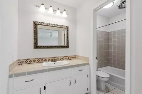 Bath - 2715 Coronado Ave, Big Spring, TX 79720 photo 8 of 12