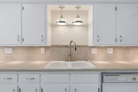 Kitchen - 2715 Coronado Ave, Big Spring, TX 79720 photo 4 of 7