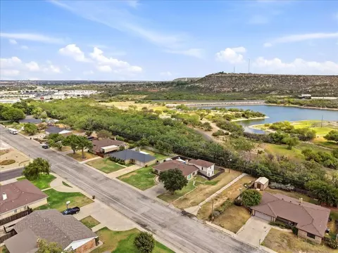 View/Area - 2715 Coronado Ave, Big Spring, TX 79720 photo 4 of 19