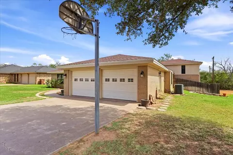 Exterior - 2715 Coronado Ave, Big Spring, TX 79720 photo 14 of 22