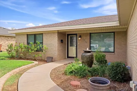 Exterior - 2715 Coronado Ave, Big Spring, TX 79720 photo 3 of 22