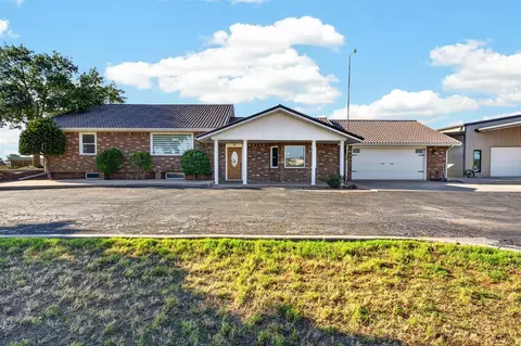 313 County Rd 306, Seminole, TX 79360