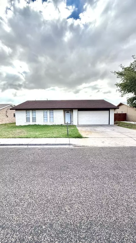 8631 Holiday Dr, Odessa, TX 79765