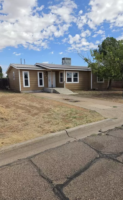 109 Howard Dr, Midland, TX 79703