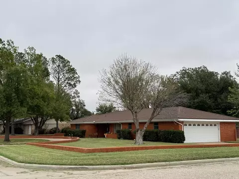 1109 E 18th St, Colorado City, TX 79512