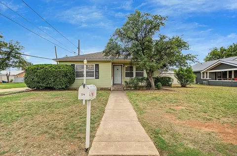 219 E 9th St, Colorado City, TX 79512