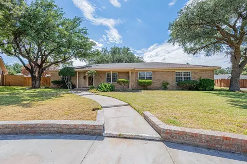 4105 Valley Dr, Midland, TX 79707