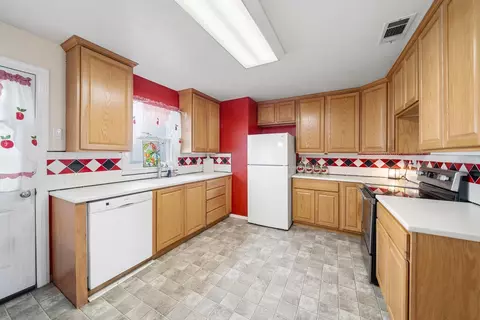 Kitchen - 6801 E Midway Rd, Big Spring, TX 79720 photo 2 of 3